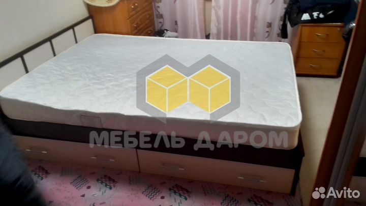 Кровать односпальная с матрасом