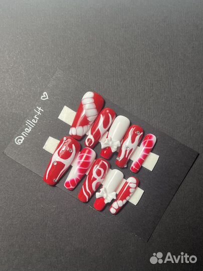 Накладные ногти y2k