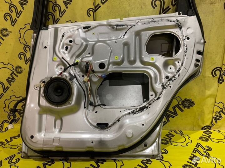 Дверь задняя правая Toyota Opa ACT10 1azfse