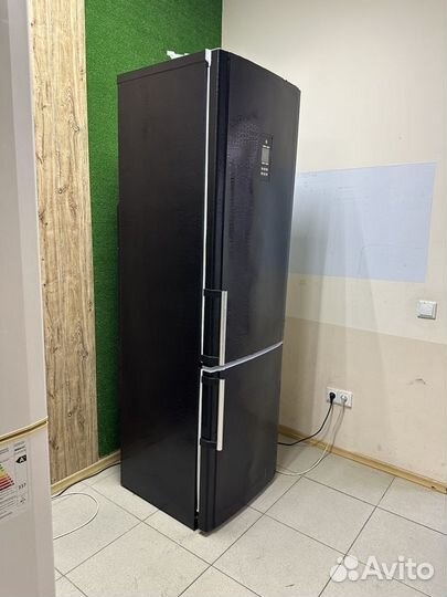 Холодильник hotpoint ariston бу