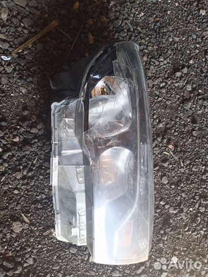 Фара правая на лада Веста
