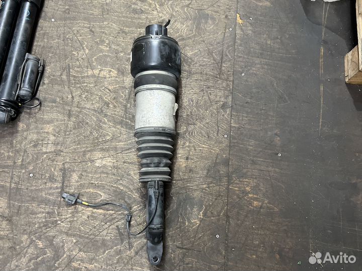 Комплект амотризаторов на Mersedes w219 w211