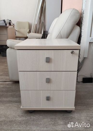 Тумба под стол на колёсиках