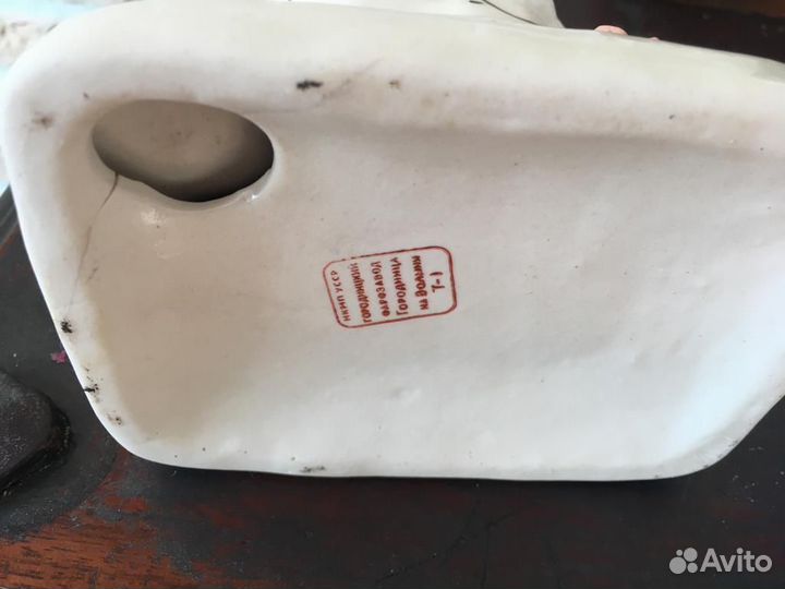 Статуэтка свинарка