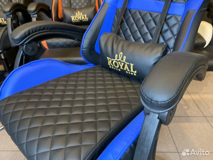 Геймерское кресло с вибромассажем и подножкой