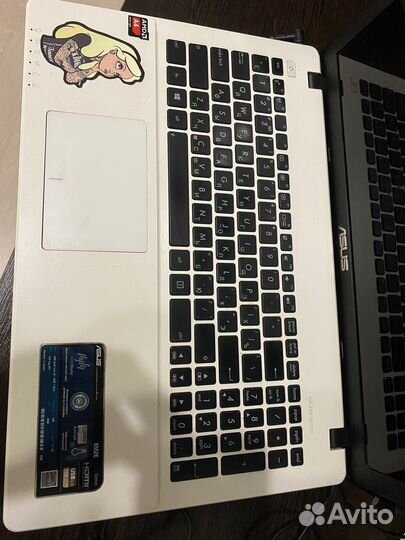 Ноутбук Asus x552e