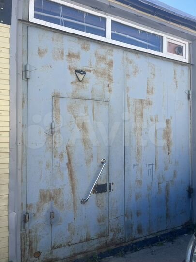 Гараж, > 30 м²