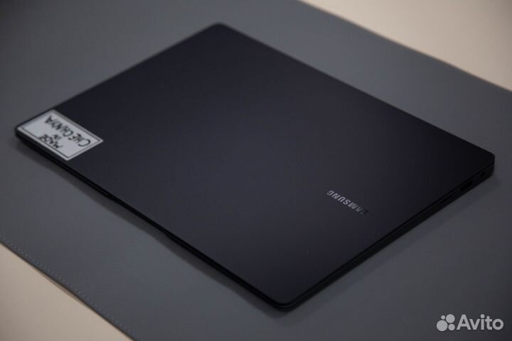 Ноутбук Samsung Book 3 Pro 512 gb / 16 gb