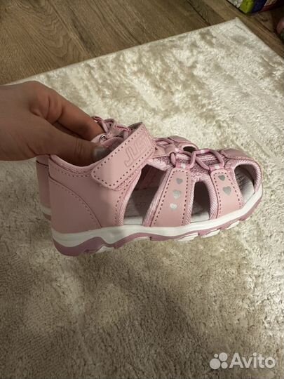 Сандалии для девочки 24 размер новые