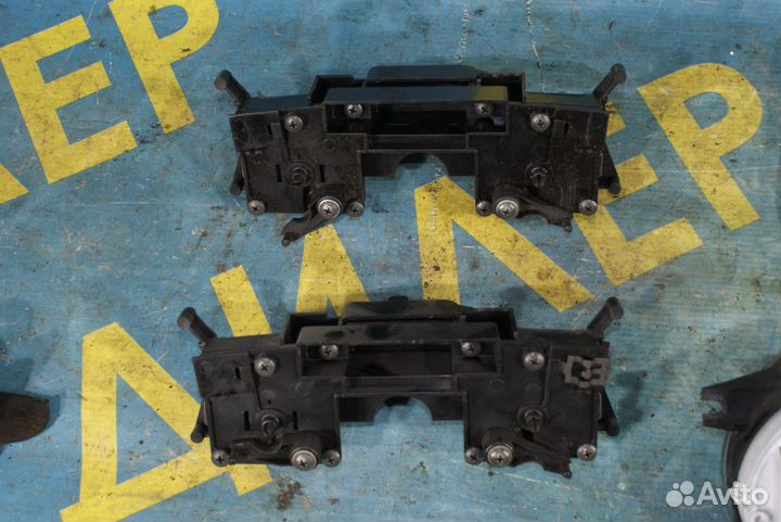 Кронштейн подрулевых переключателей Лада Калина