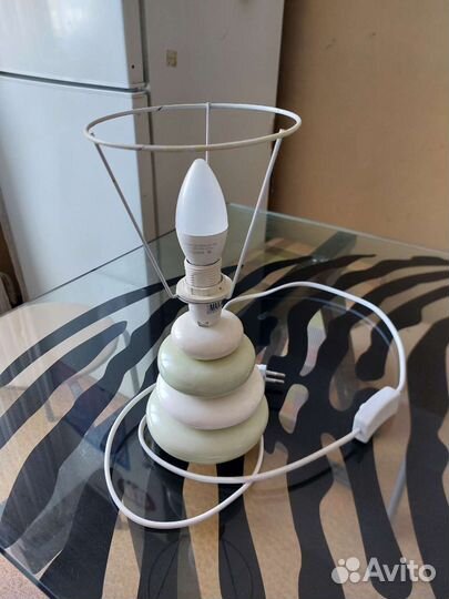 Светильник настольный с абажуром