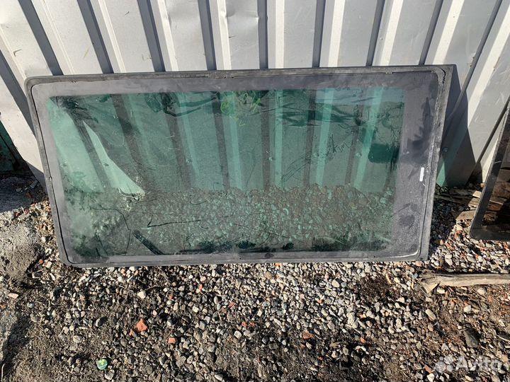 Стекло боковое volkswagen transporter t5