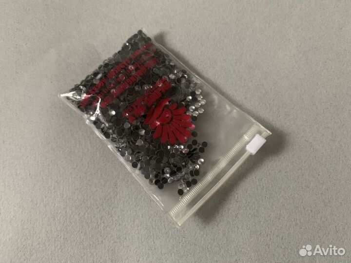 Стразы клеевые новое Стразы для рукоделия