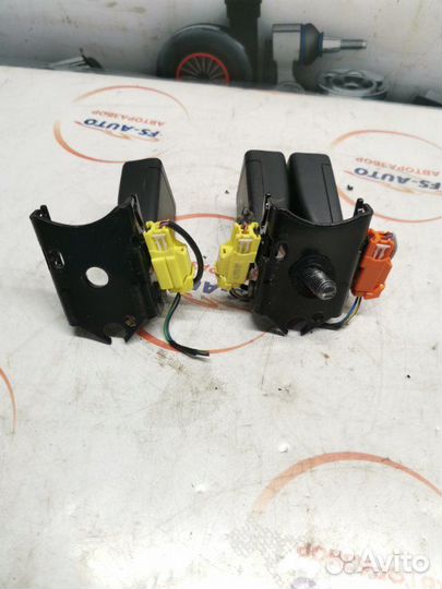 Замок ремня безопасности задний Volvo V60 2.0