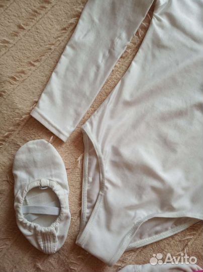 Купальник гимнастич р 116-122+ чешки р 29