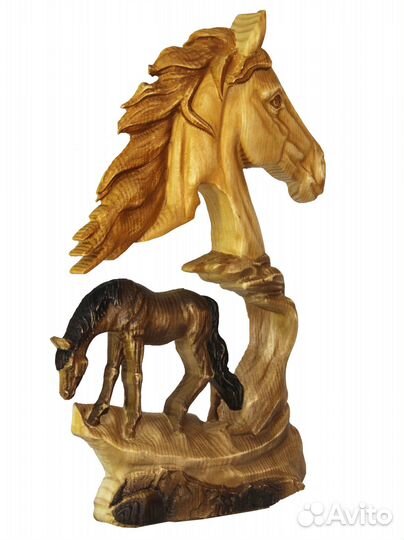 Резное панно из дерева 