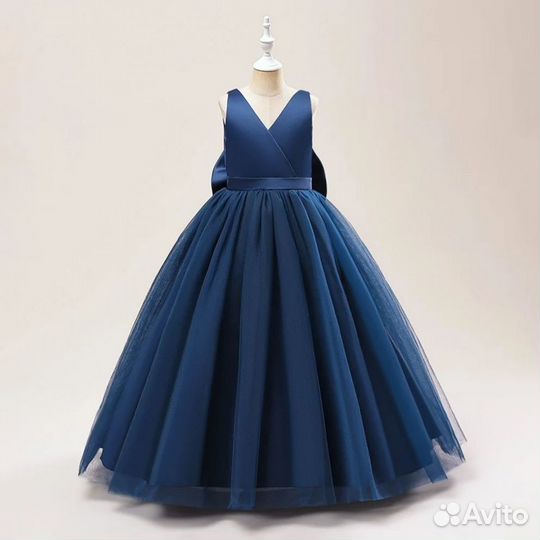 Новое нарядное синее платье для девочки 140-146