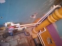 проход под окнами. погреб под верандой. проход под окнами. проход под окнами. страшный коридор.