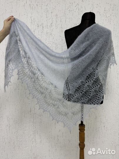 Ажурная шаль-паутинка из кид мохера на шелке
