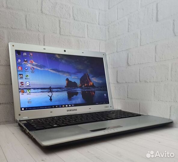 Ноутбук Samsung Core i3/GT 520m/4 Гб