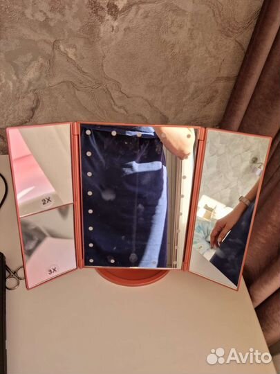 Зеркало с подсветкой настольное