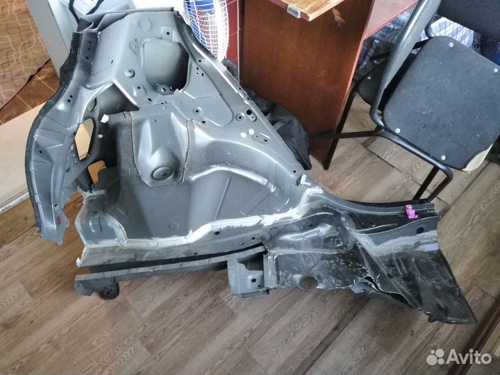 Крыло заднее левое таета витц