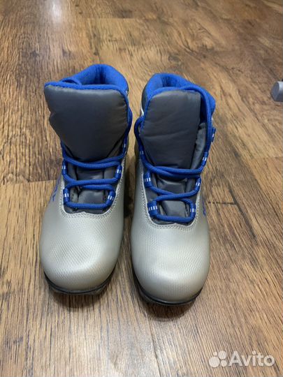 Лыжные ботинки 35