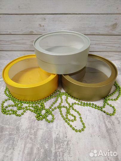 Коробка подарочная с окошком