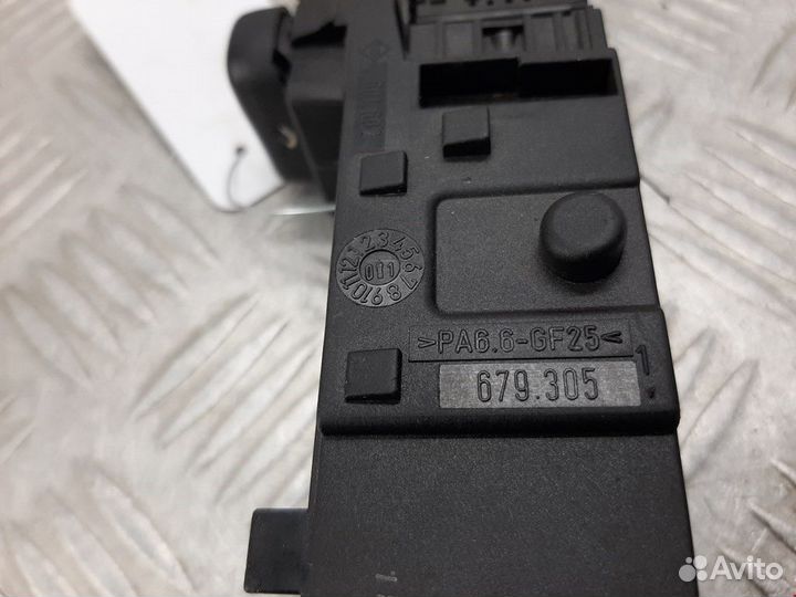 Кнопка обогрева сидений Mercedes-Benz E-Класс