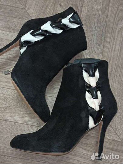 Ботинки натуральная замша 35 размер