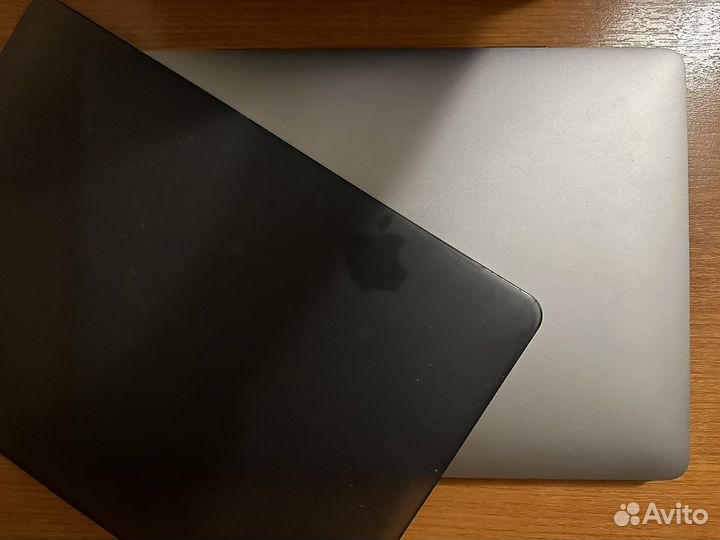 Apple MacBook Pro 13 2019 touch bar