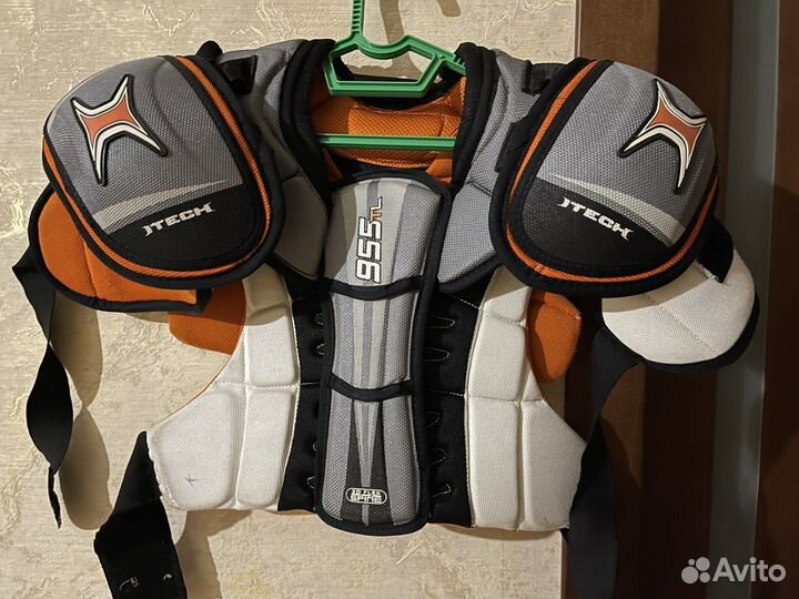 Нагрудник хоккейный