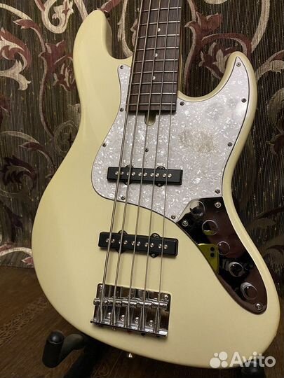 Бас гитара bacchus WJB5