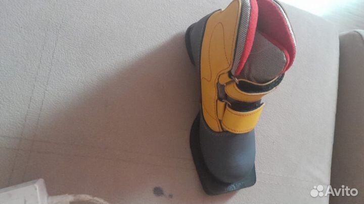 Лыжные ботинки