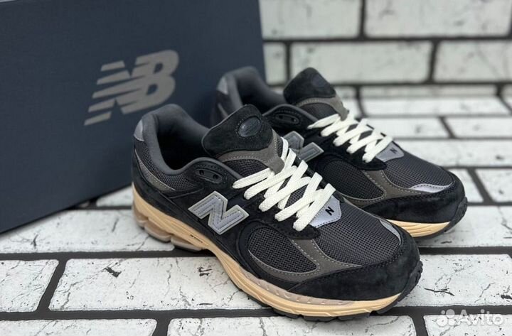 NB 2002R Phantom кроссовки
