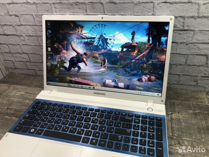 Игровой ноутбук Samsung i7/10Gb/SSD/2 Видеокарты
