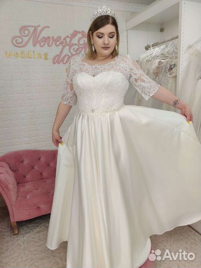 Платье свадебное 50-60 размер