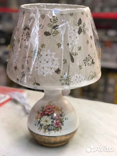 Лампа настольная Светильник