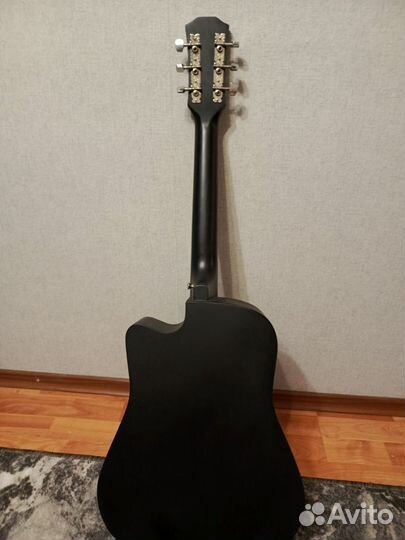 Акустическая гитара