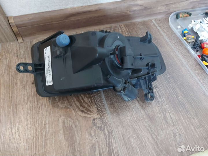 Противототуманная фара правая audi a5 8t0941700f
