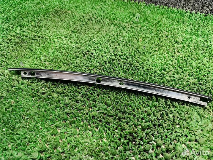 Молдинг двери задний левый Toyota venza