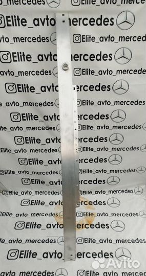 Усилитель бампера Mercedes W212