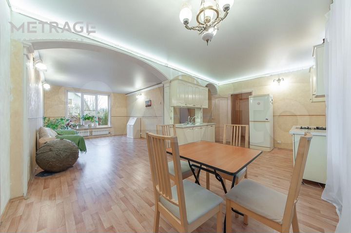 Дом 301,9 м² на участке 15 сот.