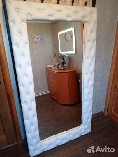 Вешалка настенная