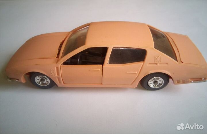 Iso Rivolta, пластмасса, М1:43