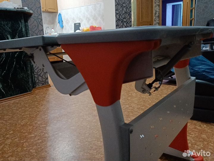 Детский письменный стол трансформер comf-PRO