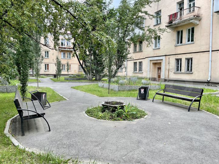2-к. квартира, 56 м², 1/3 эт.