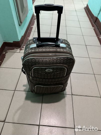 Чемодан на колесах luoweeser