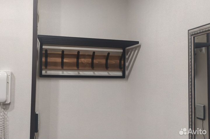 Вешалка настенная в прихожую