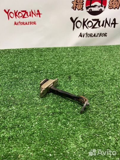 Ограничитель задней правой двери на Hyundai Accent